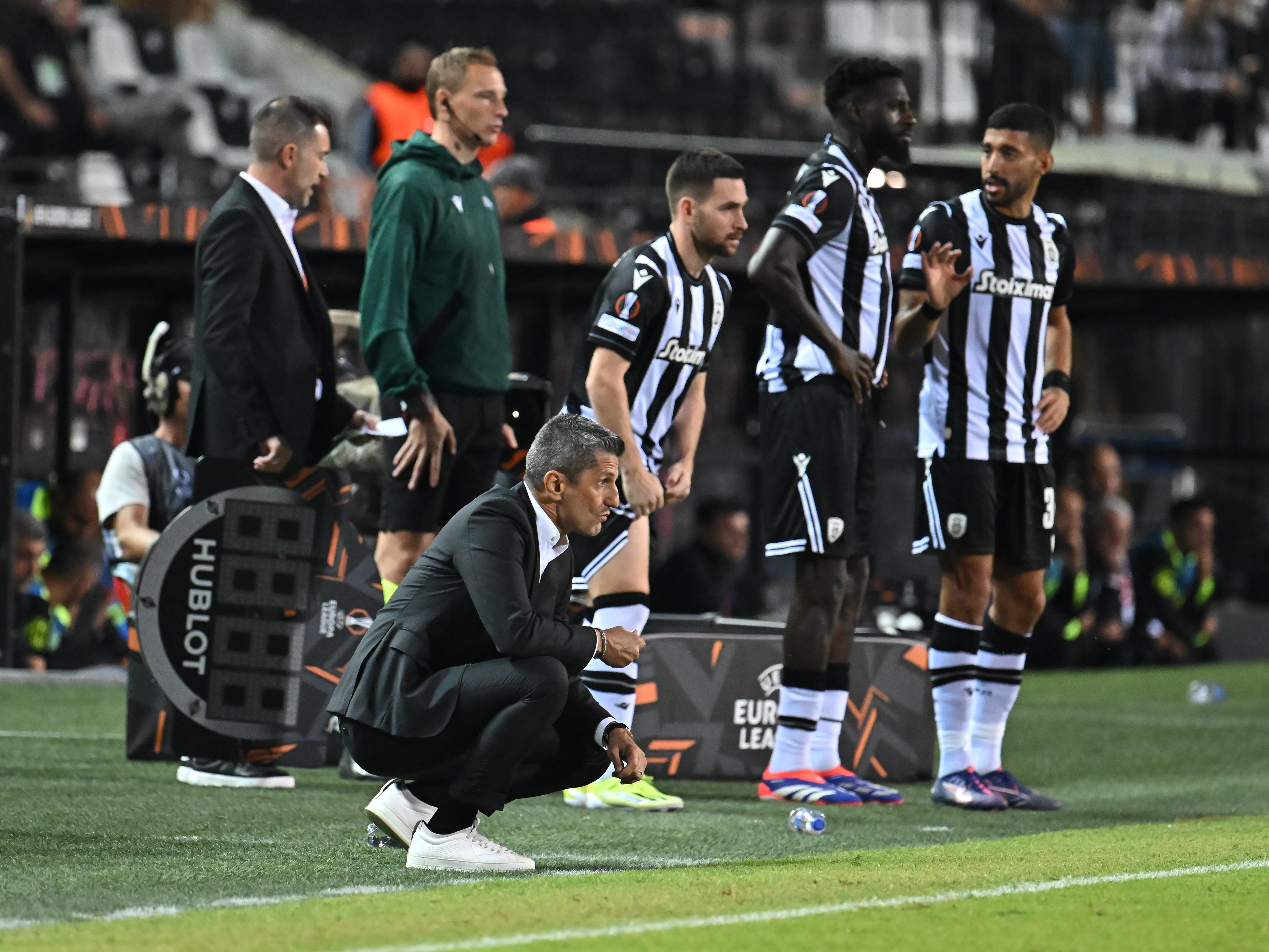 PAOK, făcută praf &icirc;n presa din Grecia: &rdquo;Nu ar fi marcat nici dacă mai jucau două ore!&rdquo; Nici Răzvan Lucescu nu a scăpat de furia grecilor